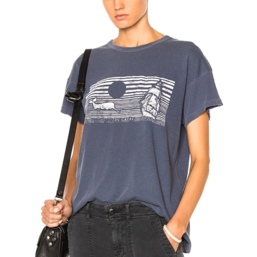 The great boxy whale graphic tee